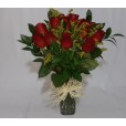  Arranjo de 18 Rosas Vermelhas e Folhagens em Vaso