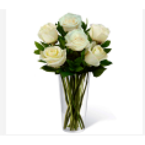 Puro amor: buquê com 6 rosas brancas no vaso