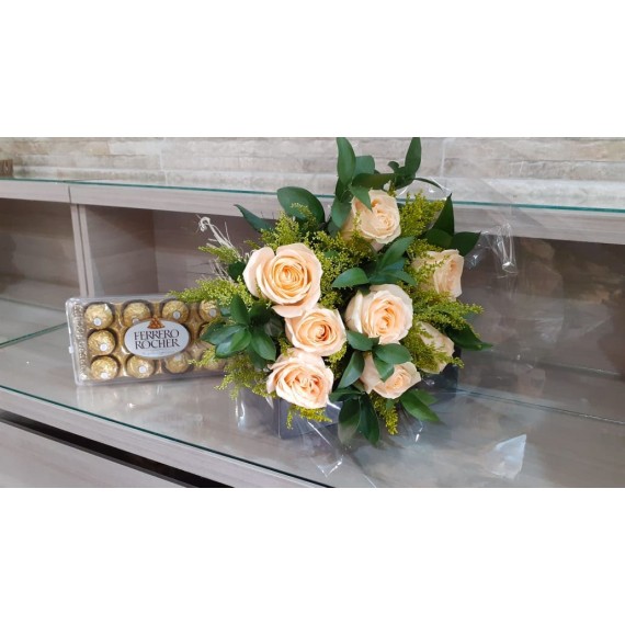 Buquê de 8 Rosas Champagne e Chocolate 